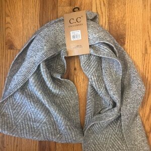 CC Boutique Gray Knit Scarf